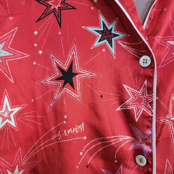 Victoria's Secret Red Star Print Silky Pajama Set Size Medium - Picture 12 of 16